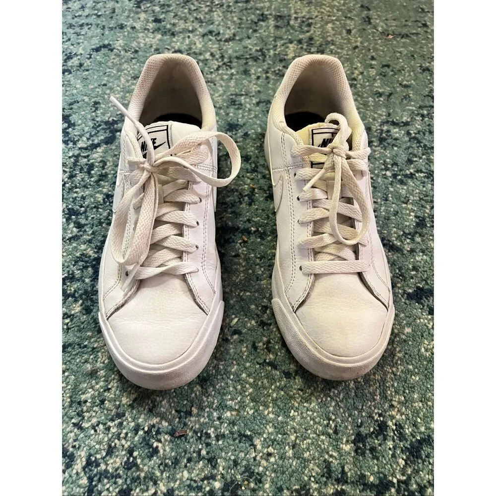 Nike Court Royale AC Athletic Sneaker Size 5.5 Style AO2810-102